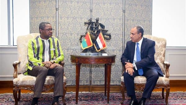 وزير الخارجية والبوركيني يناقشان التعاون والأمن في الساحل