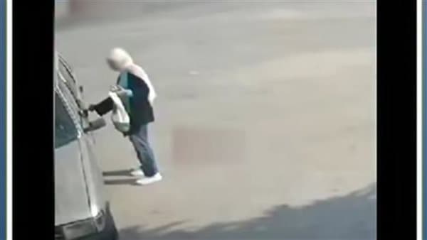 انتشار فيديو يثير جدلا حول سرقة سيارة في القاهرة