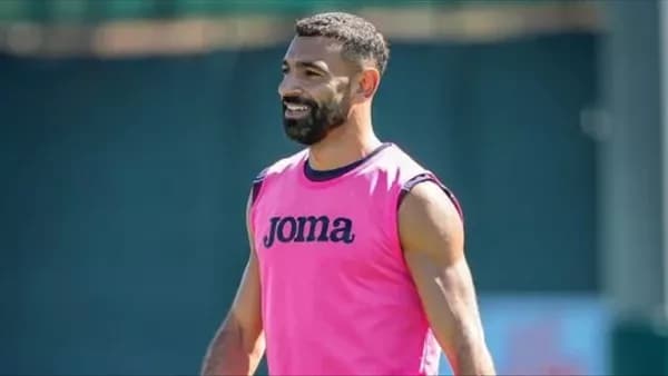 موعد انضمام محمد صلاح لمعسكر مصر استعدادا لأوغندا