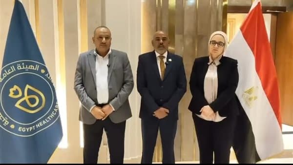 نواب أسوان يناقشون تعزيز خدمات إدفو الصحية