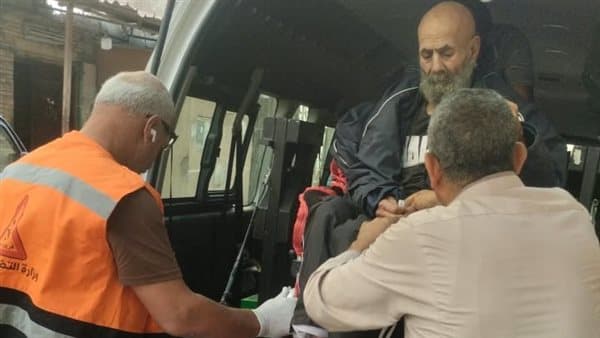 "التدخل السريع" ينقذ مسنًا بلا مأوى