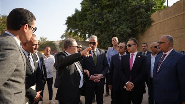 إخلاء ساحة المركبات واسترداد أرض بالجيزة
