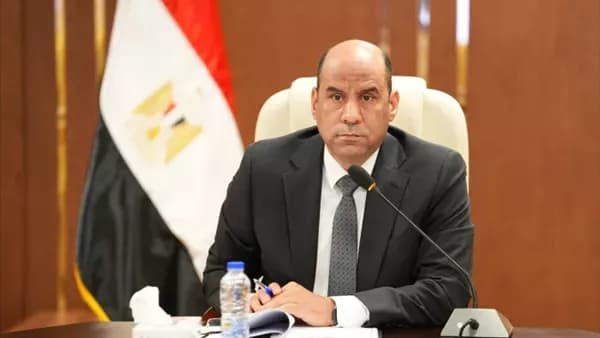 وزير العمل: 2541 وظيفة أسبوعية بالقطاع الخاص