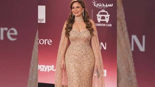إلهام شاهين تدافع عن فيلمها في الجونة