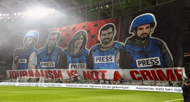 Kayserispor and Palestinian team playSupporting Gaza