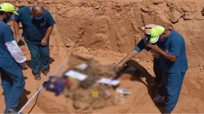 ليبيا تكشف هوية 6 من ضحايا المقابر