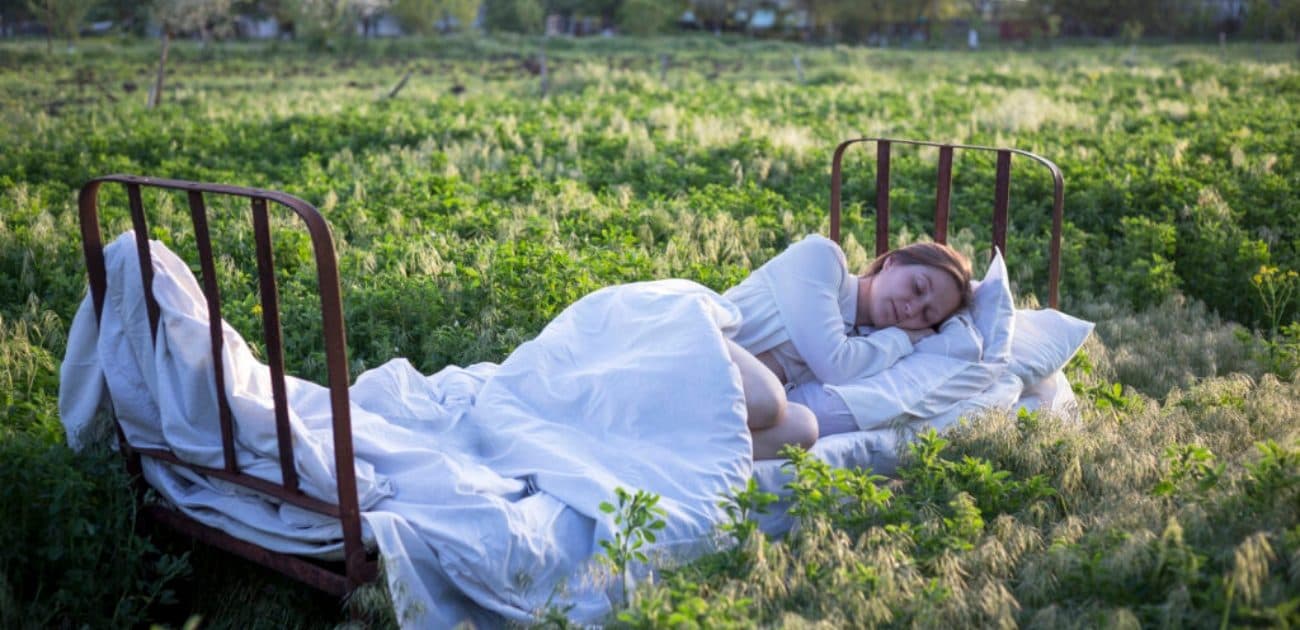 Dream of Falling: Meanings and Significance
