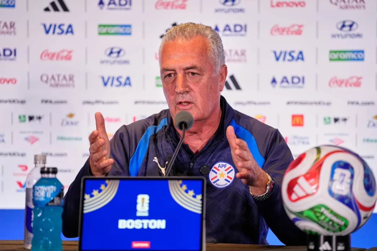 مدرب باراغواي يطمح لكسب البرازيل والأرجنتين