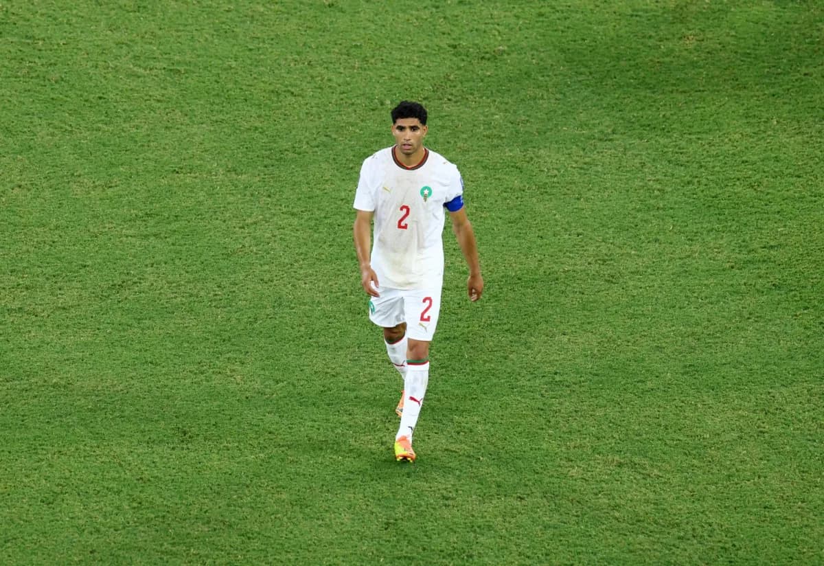 حكيمي يحقق رقم 100 مع المغرب بعد مواجهة هولندا