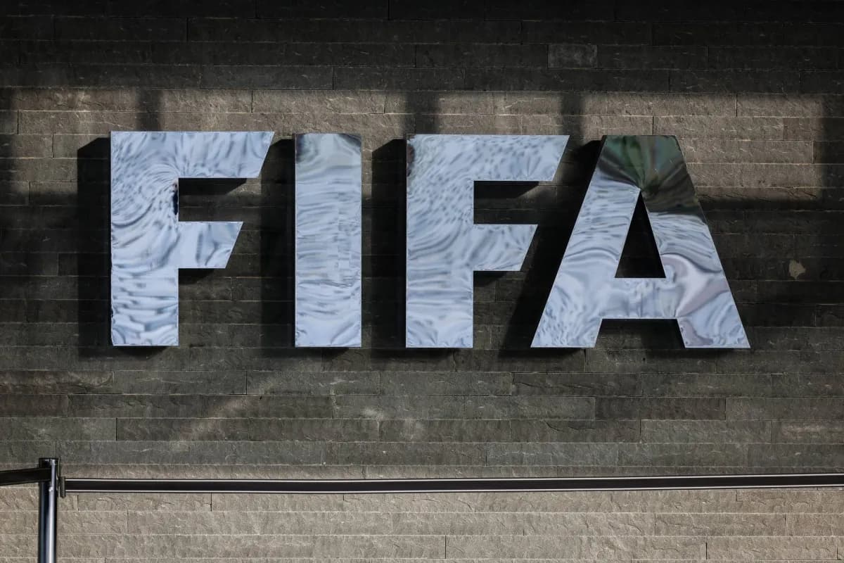 فيفا يناقش رفع الحظر عن روسيا بعد قرار اللجنة الأولمبية الدولية