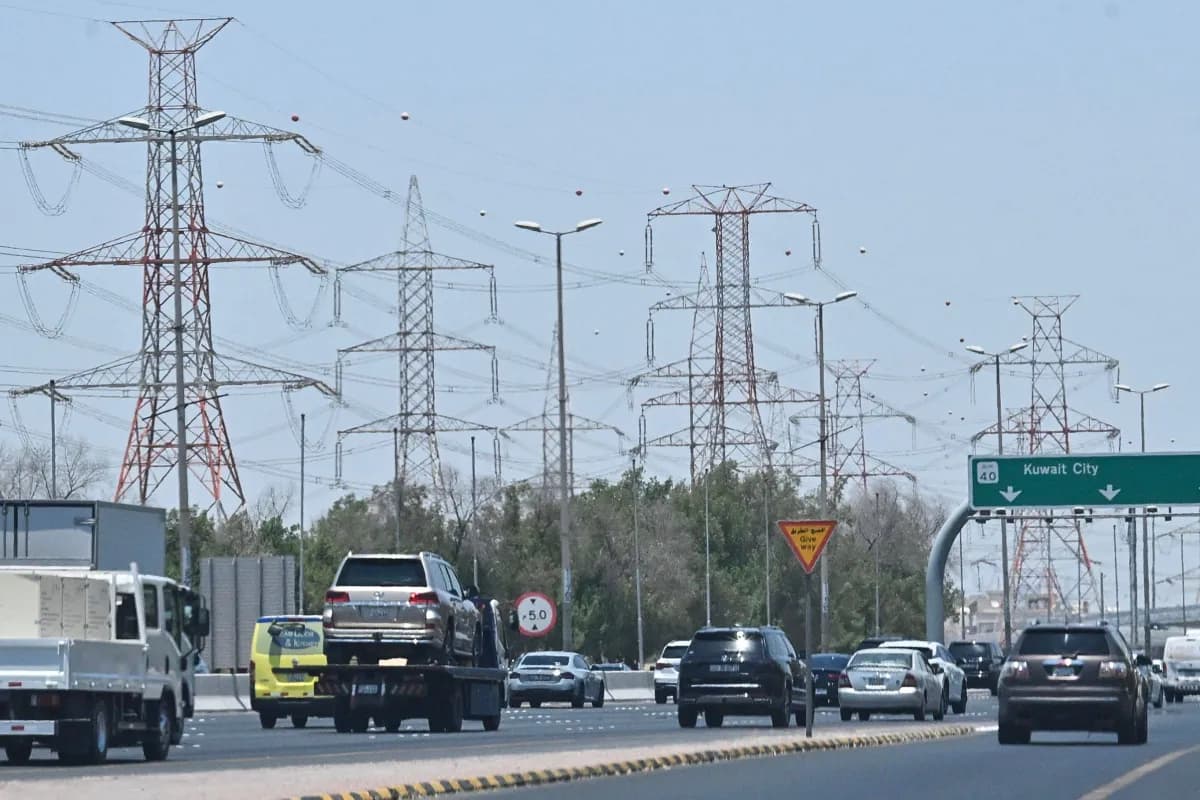 محطة القوى الكهربائية وتقطير المياه في الكويت تتضرر جراء هجوم إيراني
