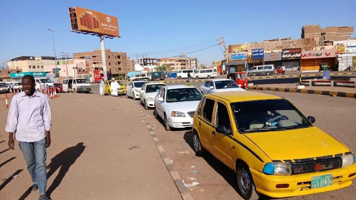 المواصلات في الخرطوم: عبء يومي يرهق سكان المدينة
