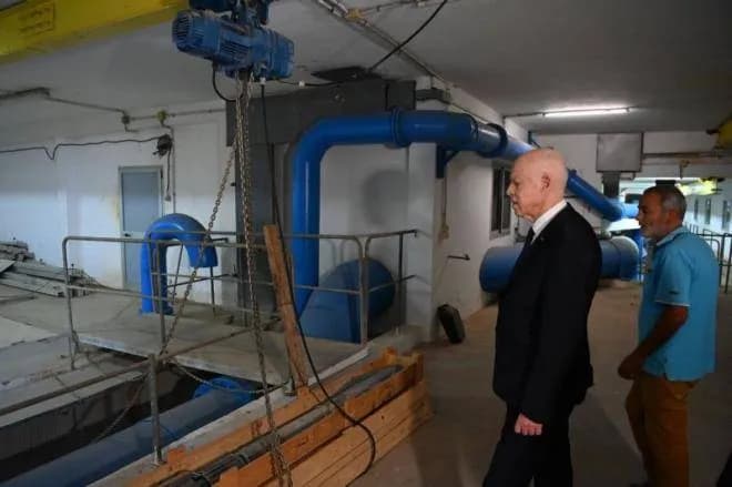 Tunisia President reviews water site, cites power cuts