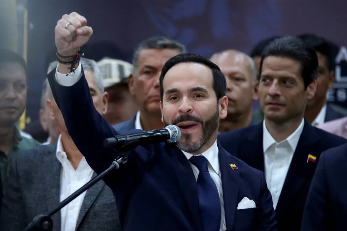 Colombian president opens office in Escobar area