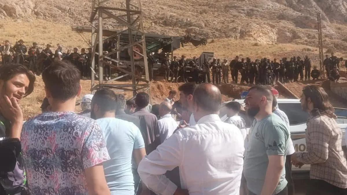 قائد أمن ريف دمشق يلتقي أهالي عين منين