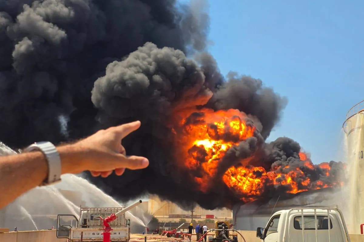 حريق في محطة كهرباء الزاوية بسبب هجوم طائرة مسيرة
