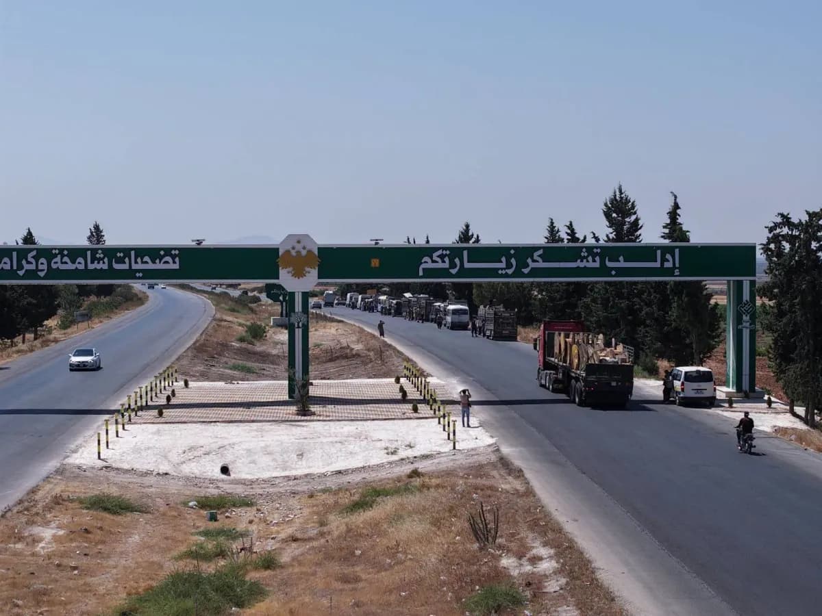 Airstrikes hit Syria military base