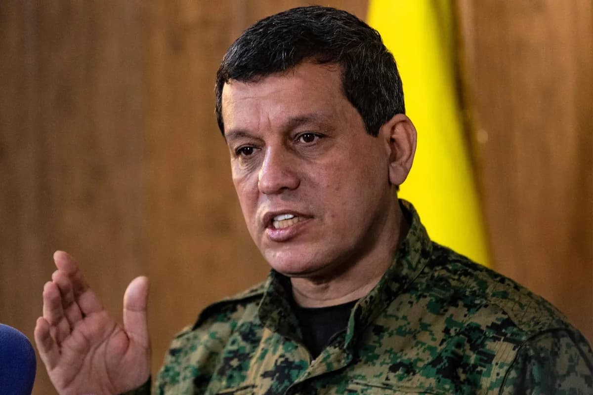 عبدي يعلن دمج مؤسسات قسد في سوريا