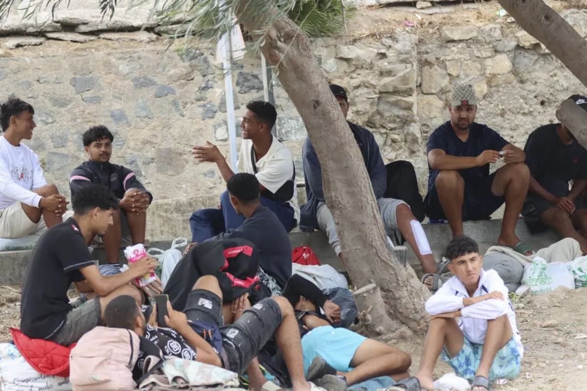 إسبانيا يوقف 5 أشخاص بتهمة التهريب