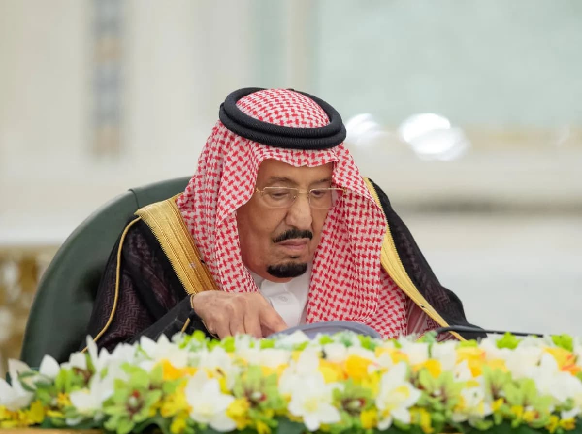 السعودية تدعو للحلول السياسية وتقليل التصعيد