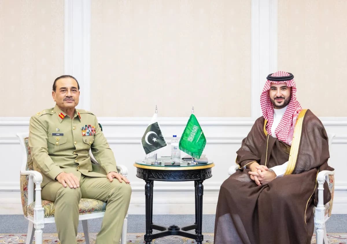 Khalid bin Salman and Asim Munir Discuss Defense Cooperation