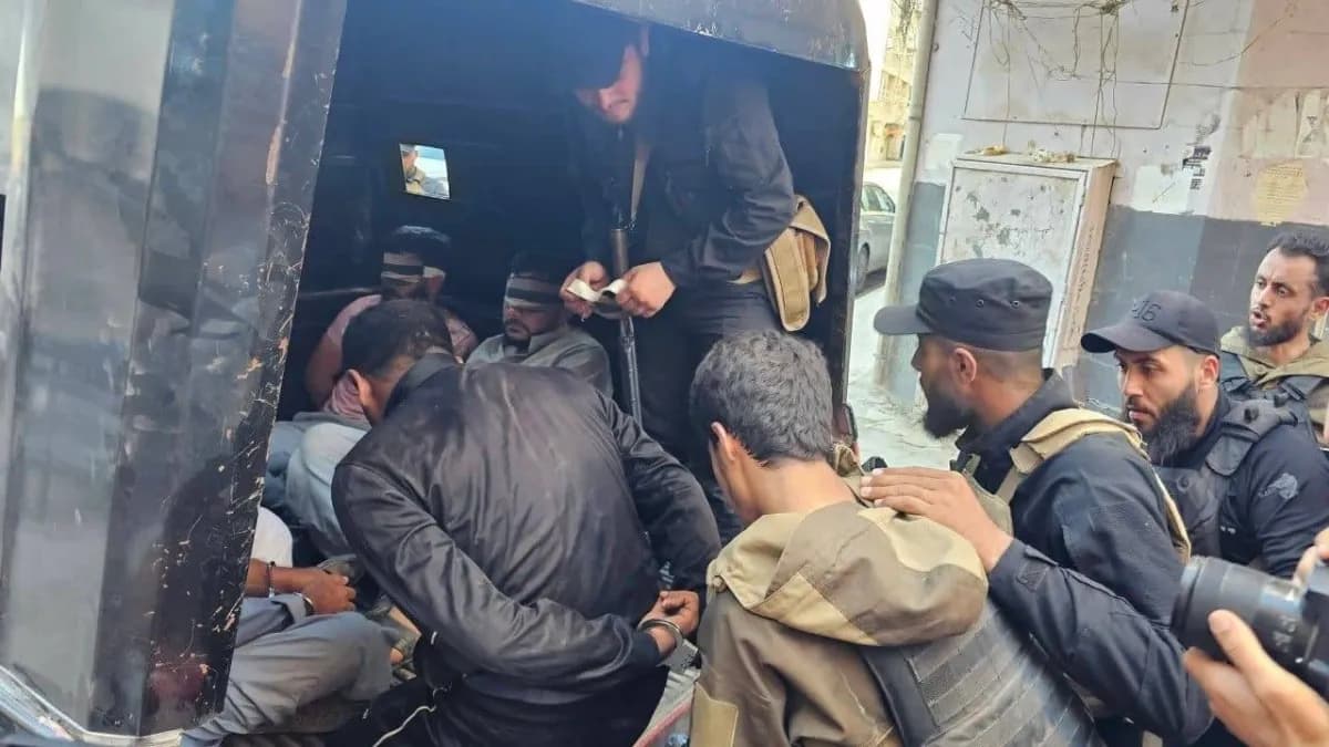 Al-Sharq Al-Awsat reports on security sweep against remnants and Shabiha in Aleppo