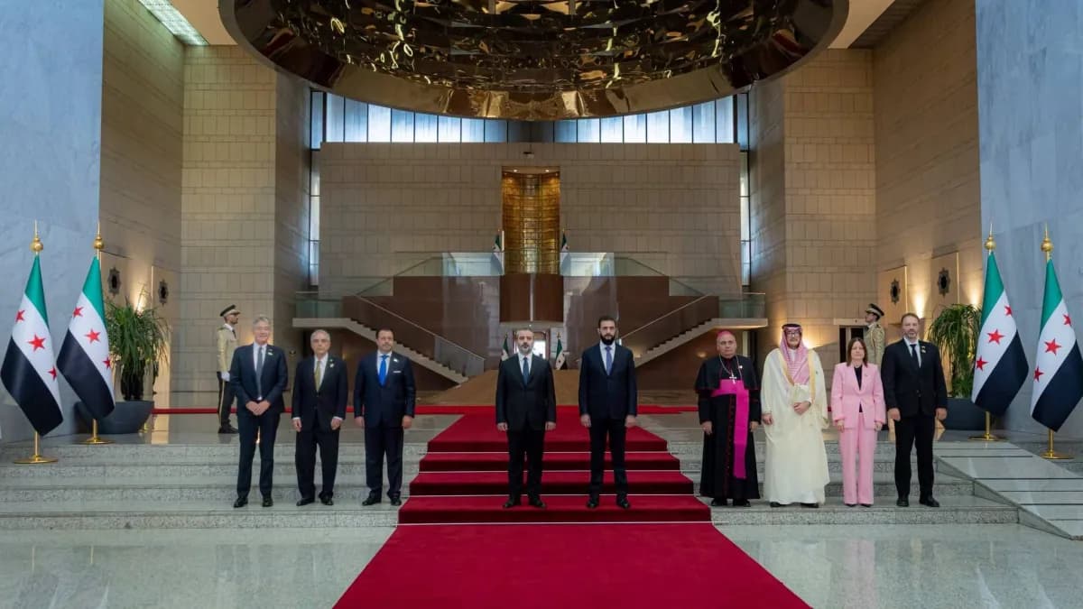 الشرع يعتمد تسعة سفراء بينهم السعودي