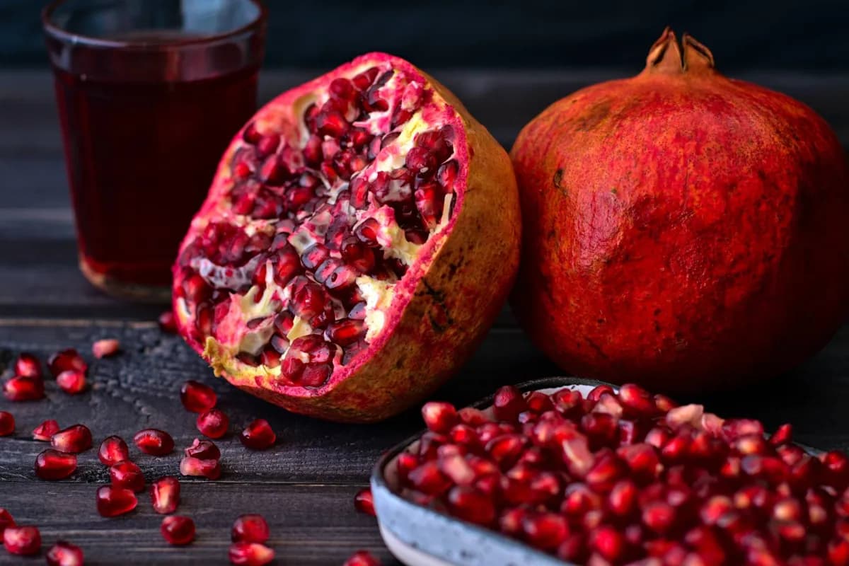 الرمان أم التوت لصحة الشرايين