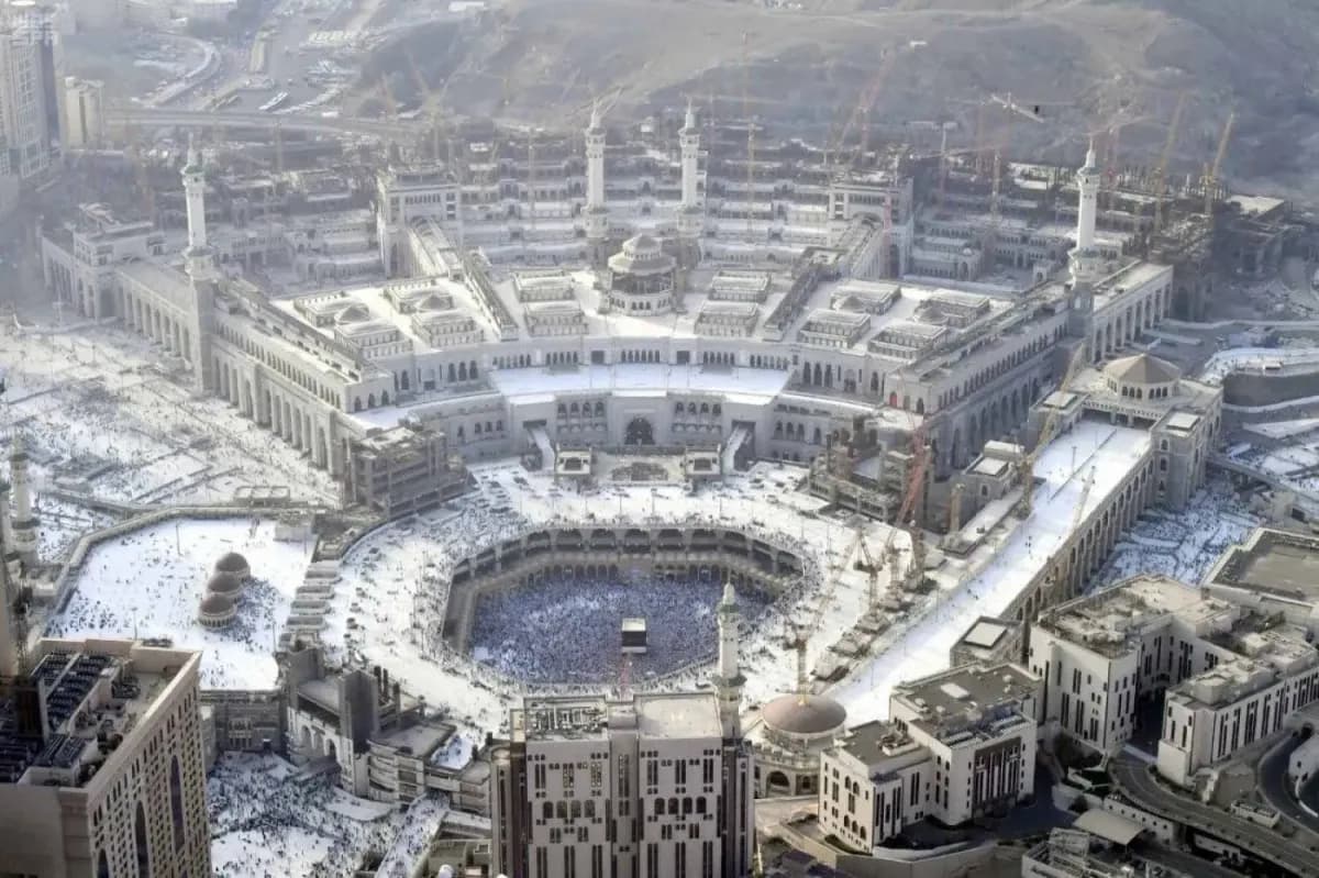 Houthis target holy sites amid coalition stance