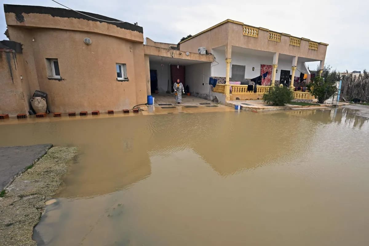 Tunisian capital suspends classes amid heavy rain