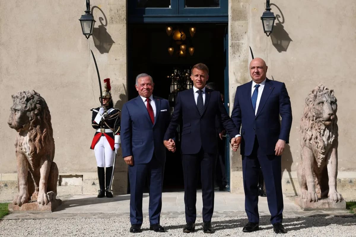 Paris Deploys Diplomatic Military Support for Lebanon