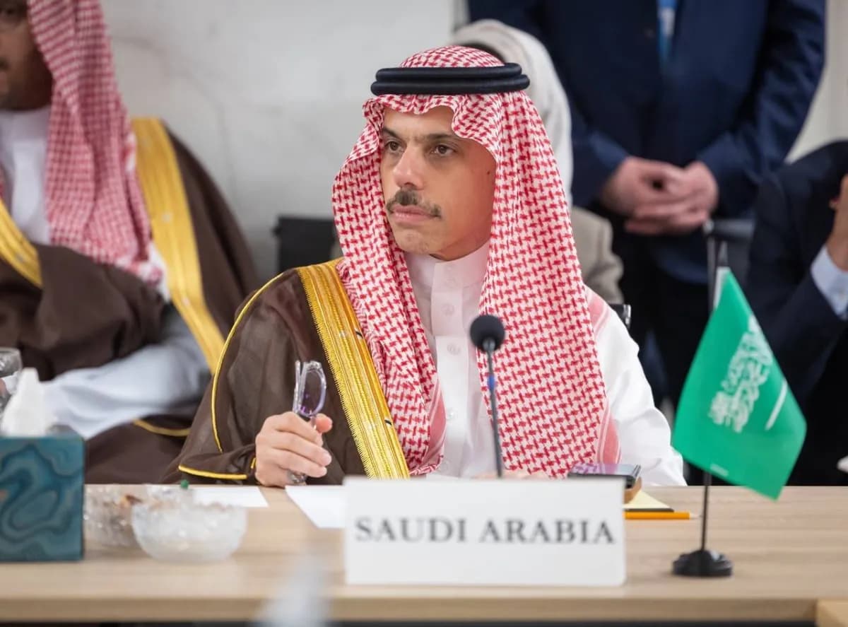 فيصل بن فرحان يناقش قضايا غزة في نيويورك