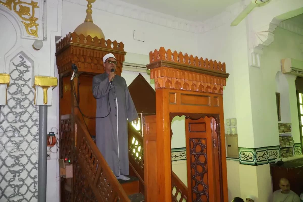 Egyptian Friday sermons ban unauthorized photos