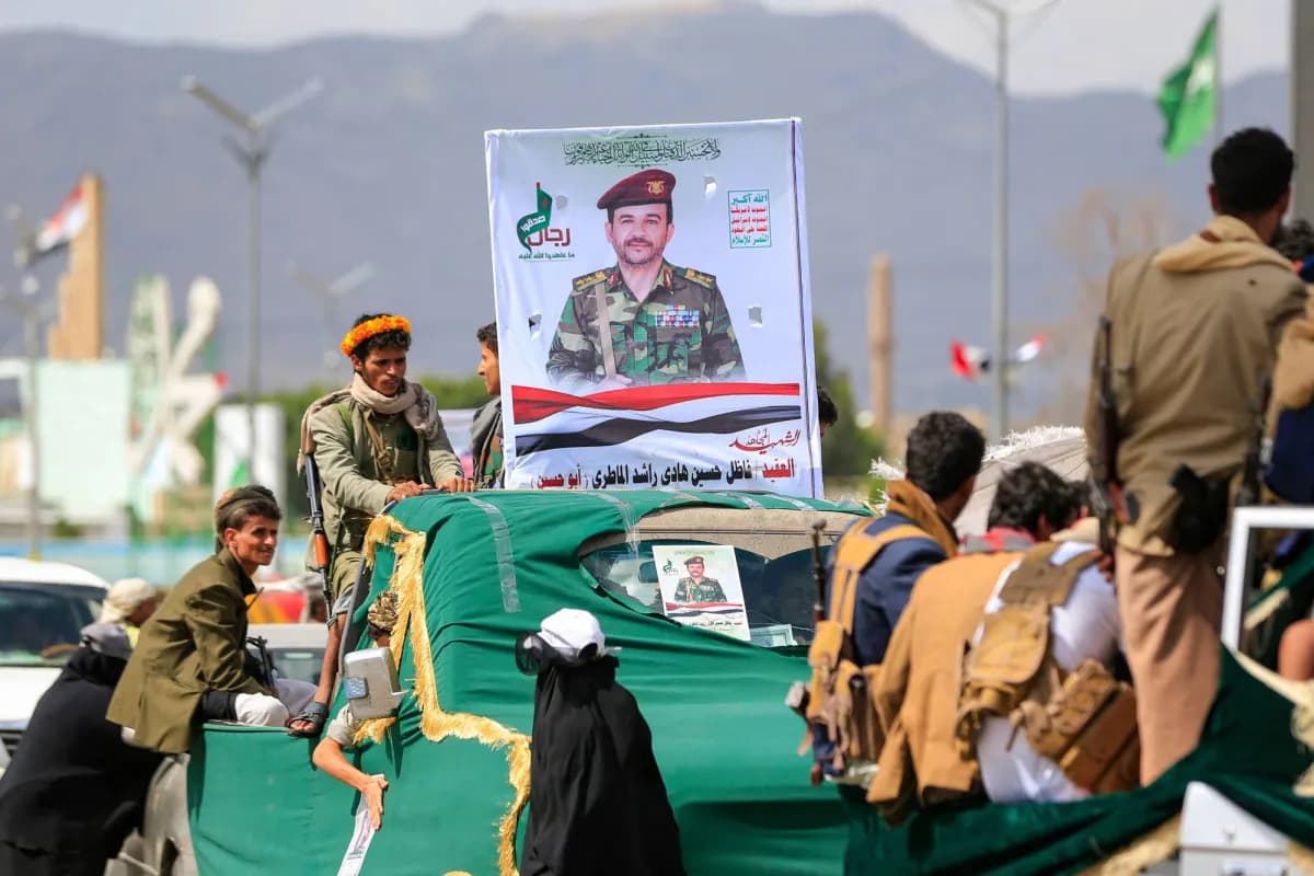 Taiz fronts strain Houthis and target reinforcements
