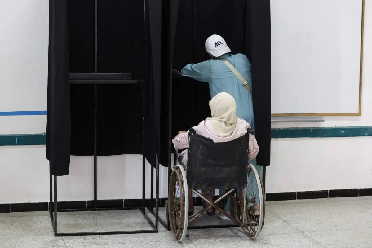 عمدة طنجة يوقف للتحقيق في خروقات انتخابية
