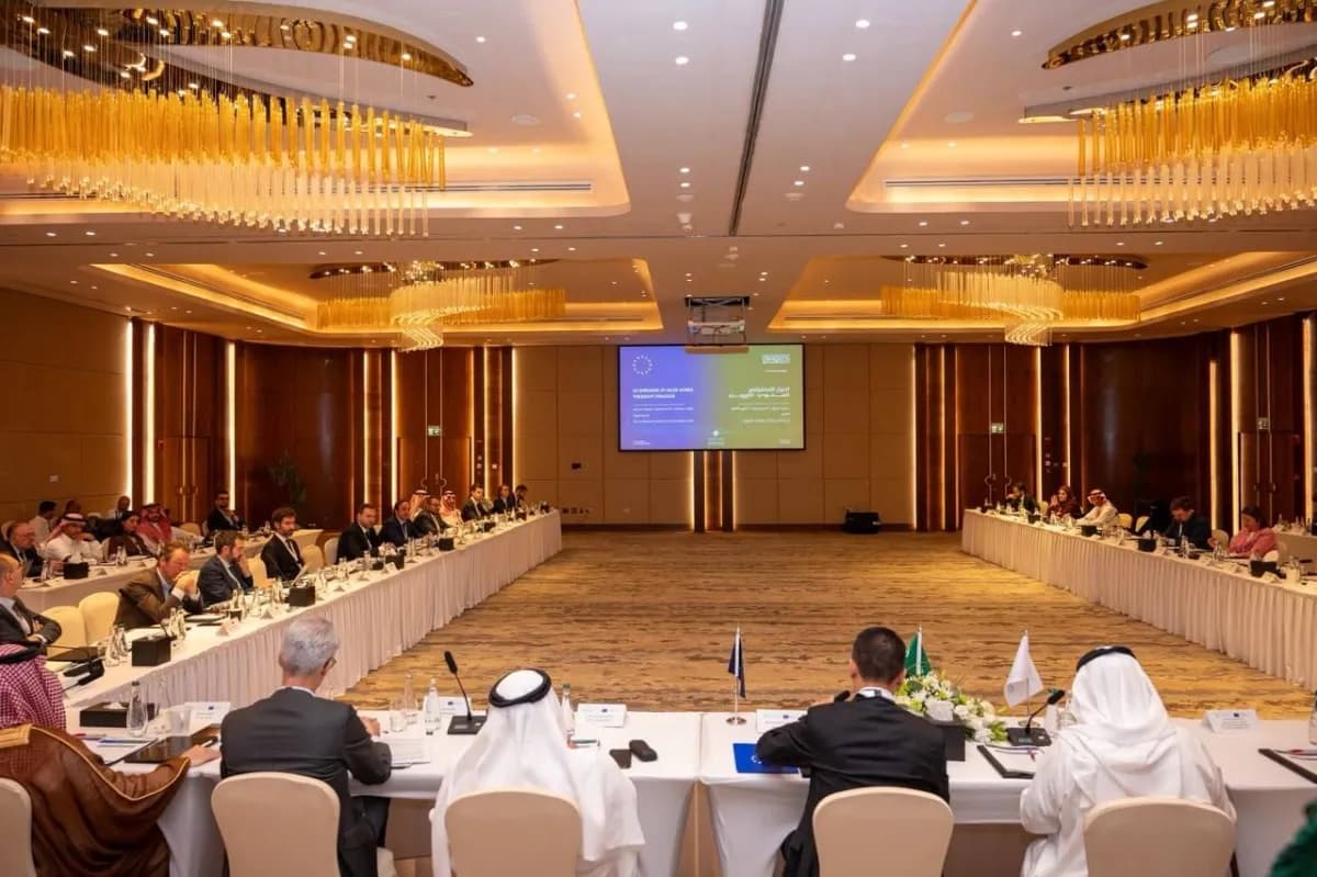 Di Maio Praises Gulf-Europe Summit