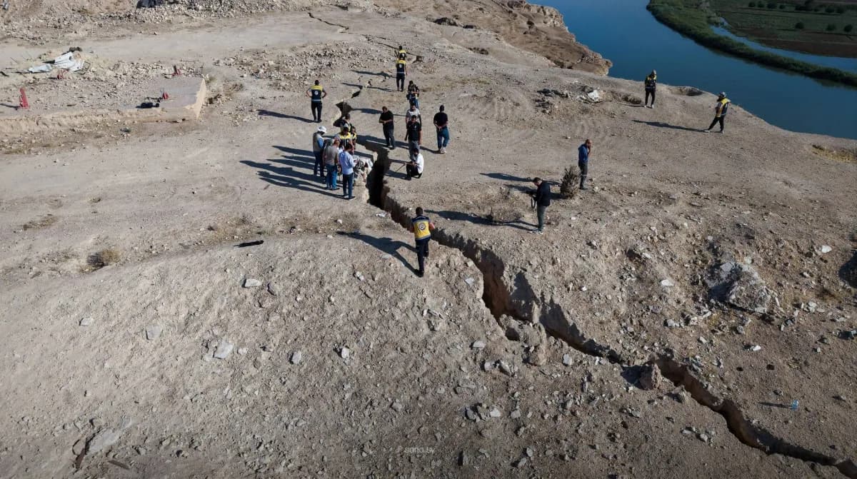 Deir ez-Zor Syria-Iraq border cracks monitoring