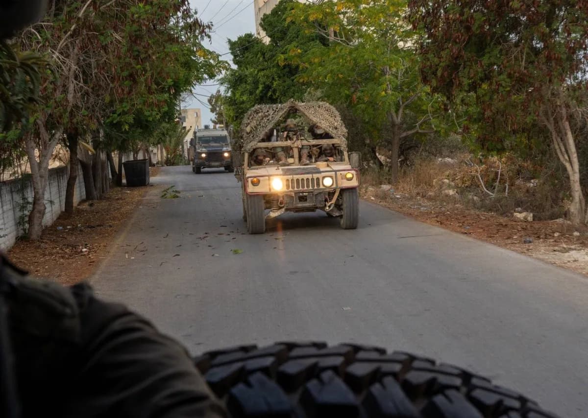 Israeli Officer and Soldiers Hurt in Lebanon