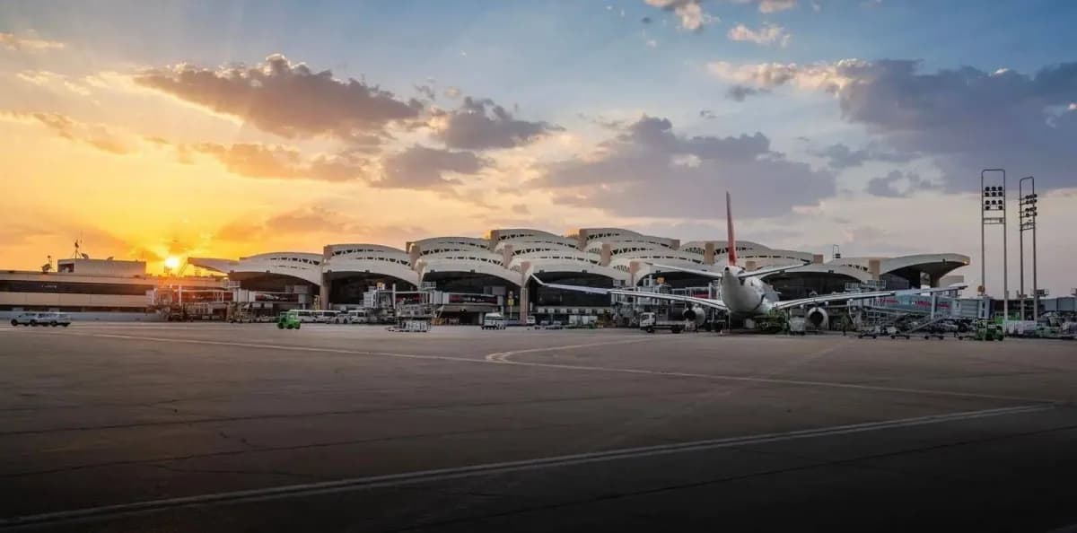 استهداف مطارات السعودية يعتبر خرقا للقانون الإنساني