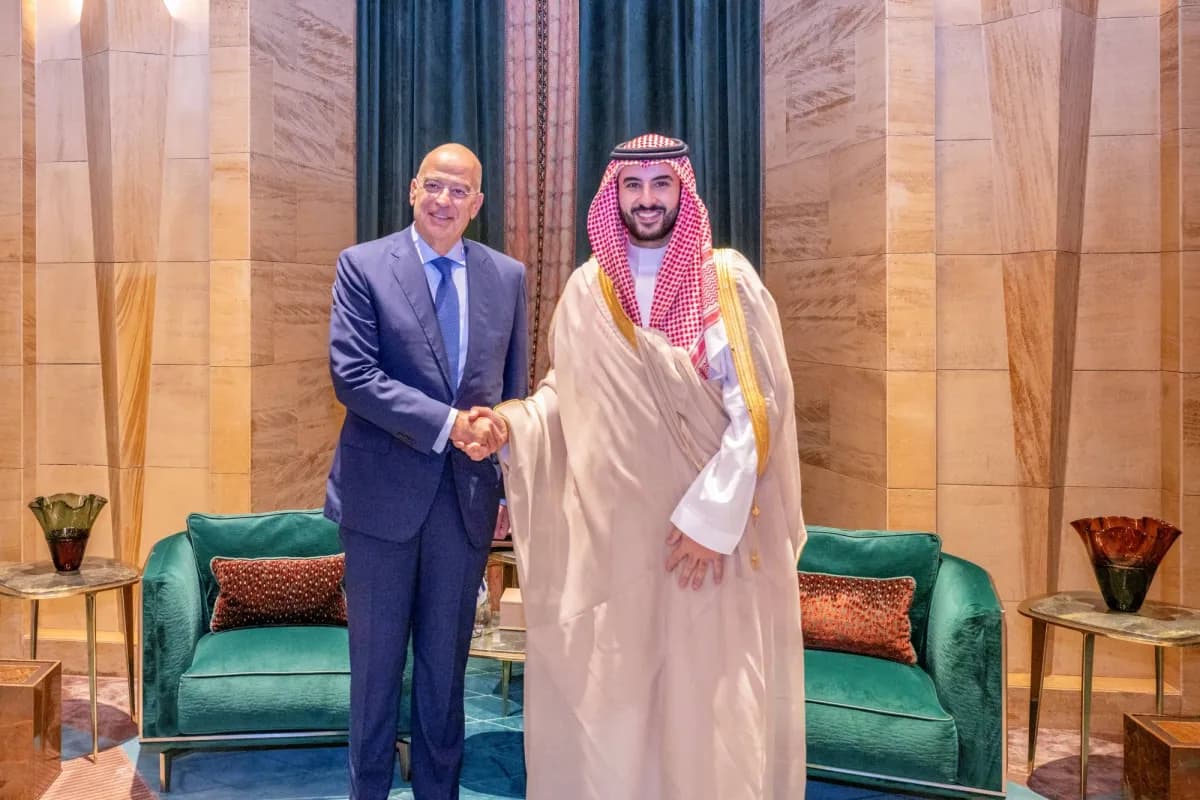 السعودية واليونان يناقشان هجمات الحوثيين