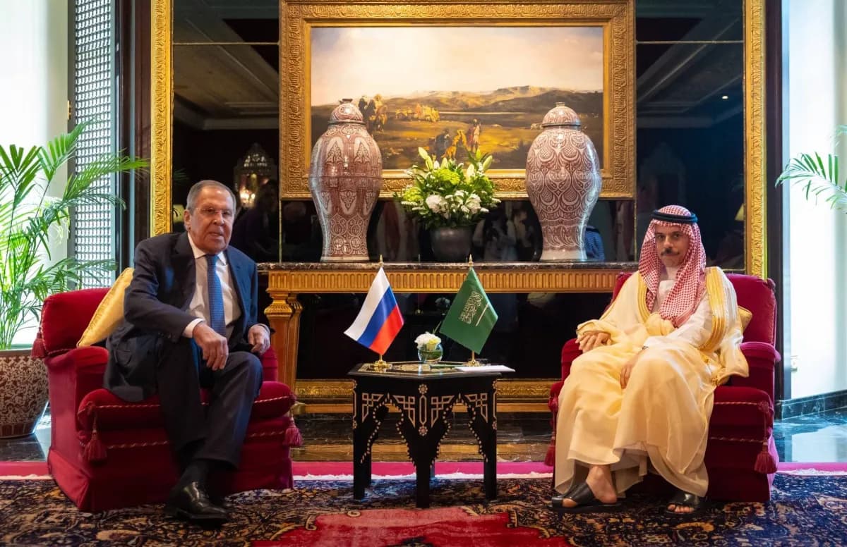 Faisal bin Farhan and Lavrov address Yemen and maritime issues