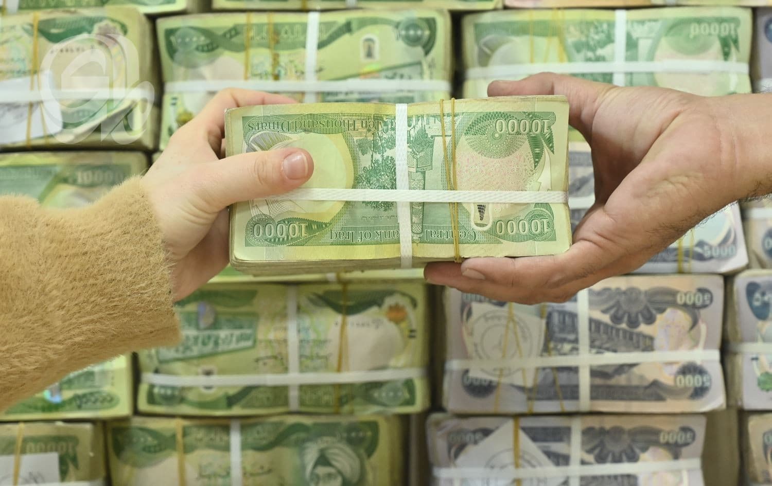 Exchange Union: Most Iraqi currency outside banks
