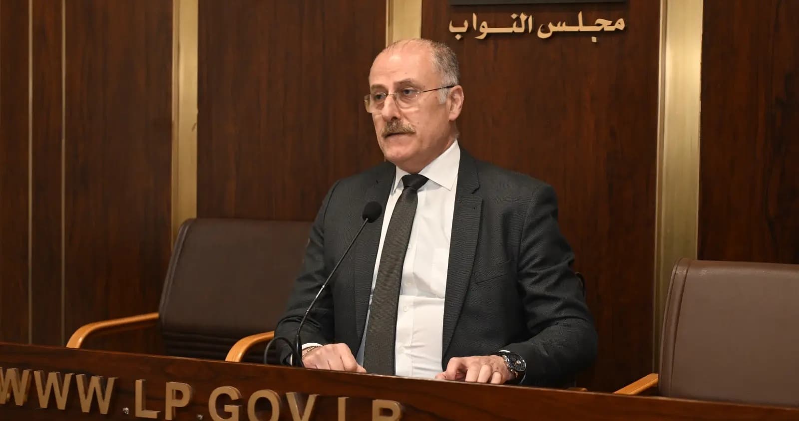 عبدالله يبرز مستقبل الجلسة النيابية