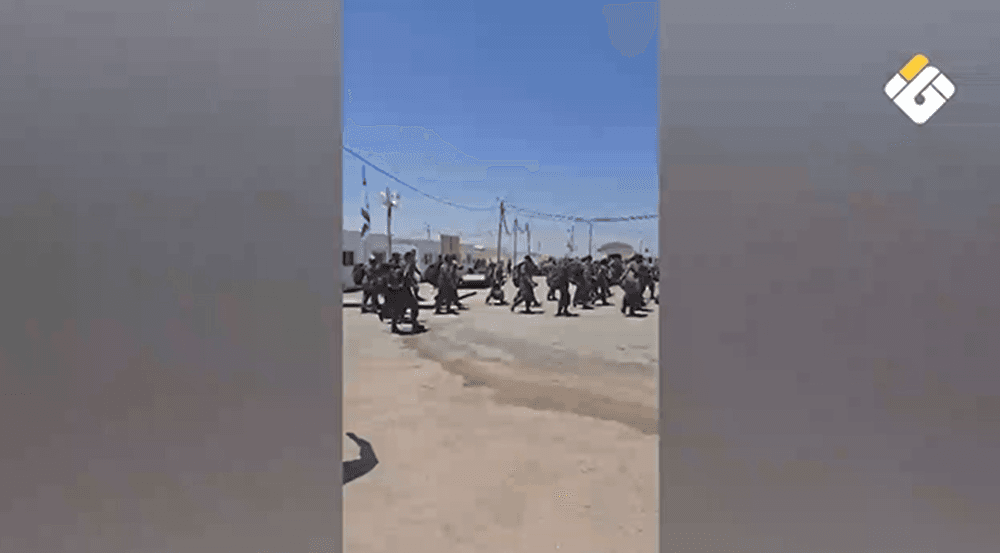Israeli Soldiers Leave Base En Masse