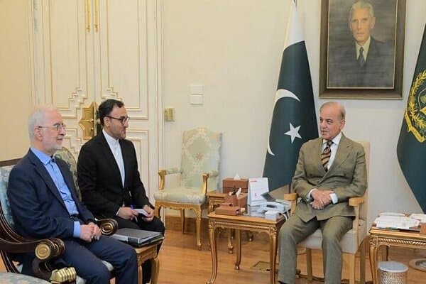 Iranian Interior Minister discusses with Pakistani PM