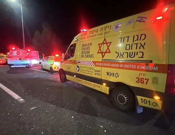 Settler injured in Hebron by Palestinian youth