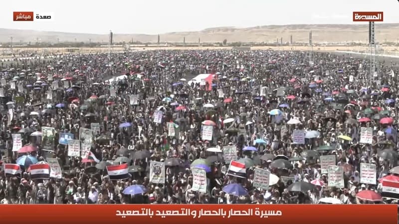 مسيرة واسعة في صعدة بعنوان التصعيد