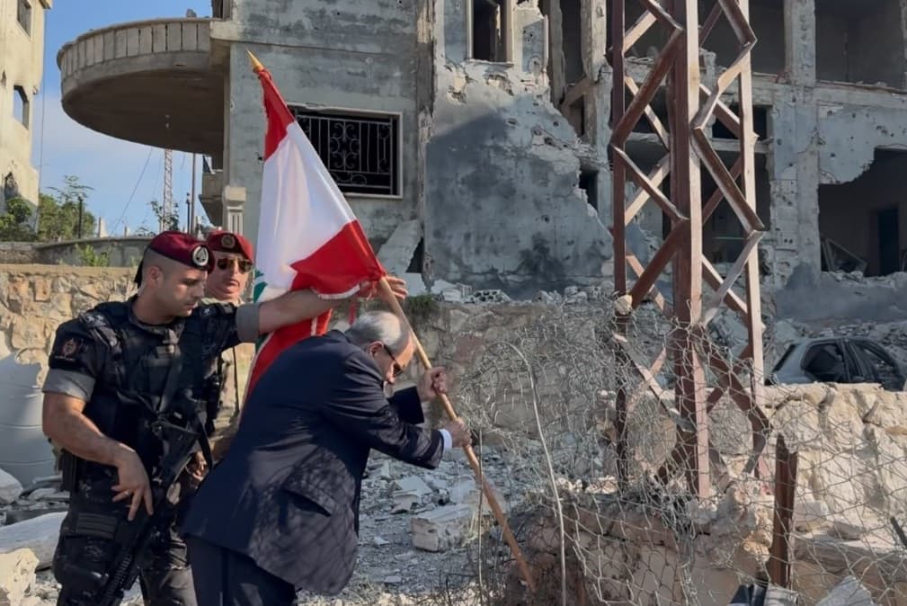 Nawaf Salam visits Zoueitra al-Gharbia and raises Lebanese flag