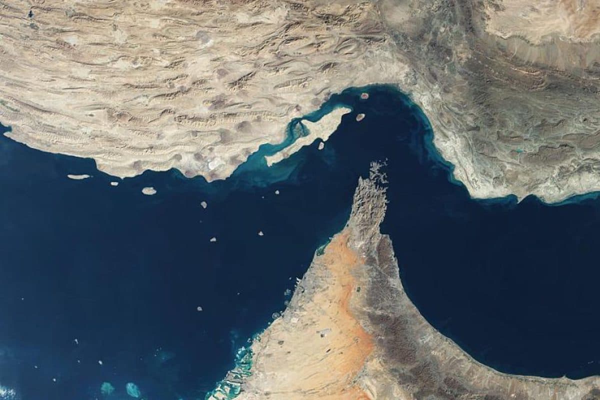 إدارة ممر هرمز ستراجع الطلبات بعد الاستقرار