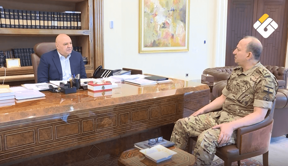 Aoun Discusses Security in South with Army Commander